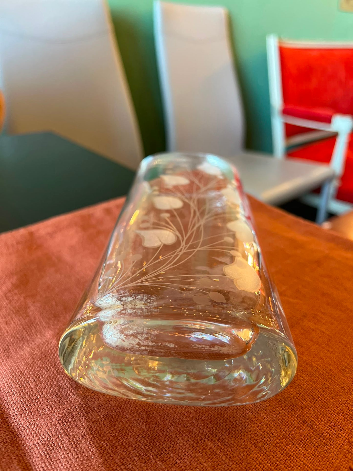 Vase soliflore en cristal gravé décor floral