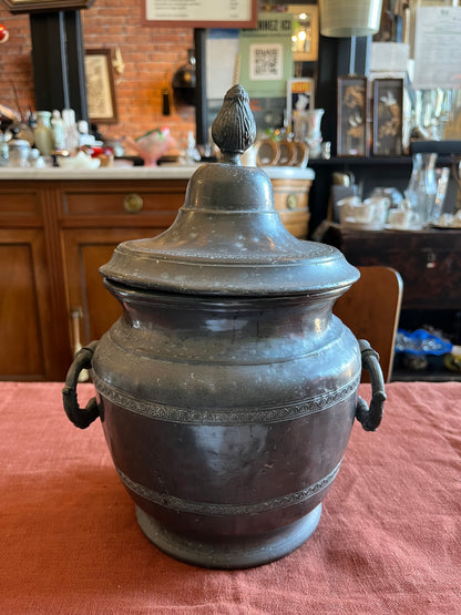 Ancienne soupière en étain