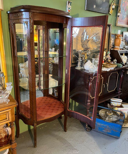 Vitrine style Louis XV