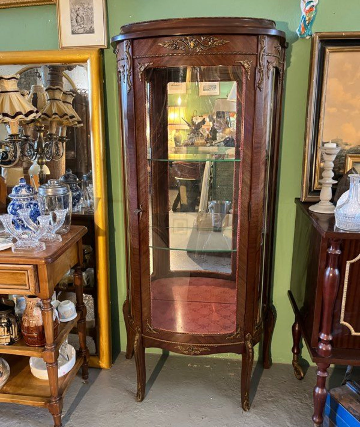Vitrine style Louis XV