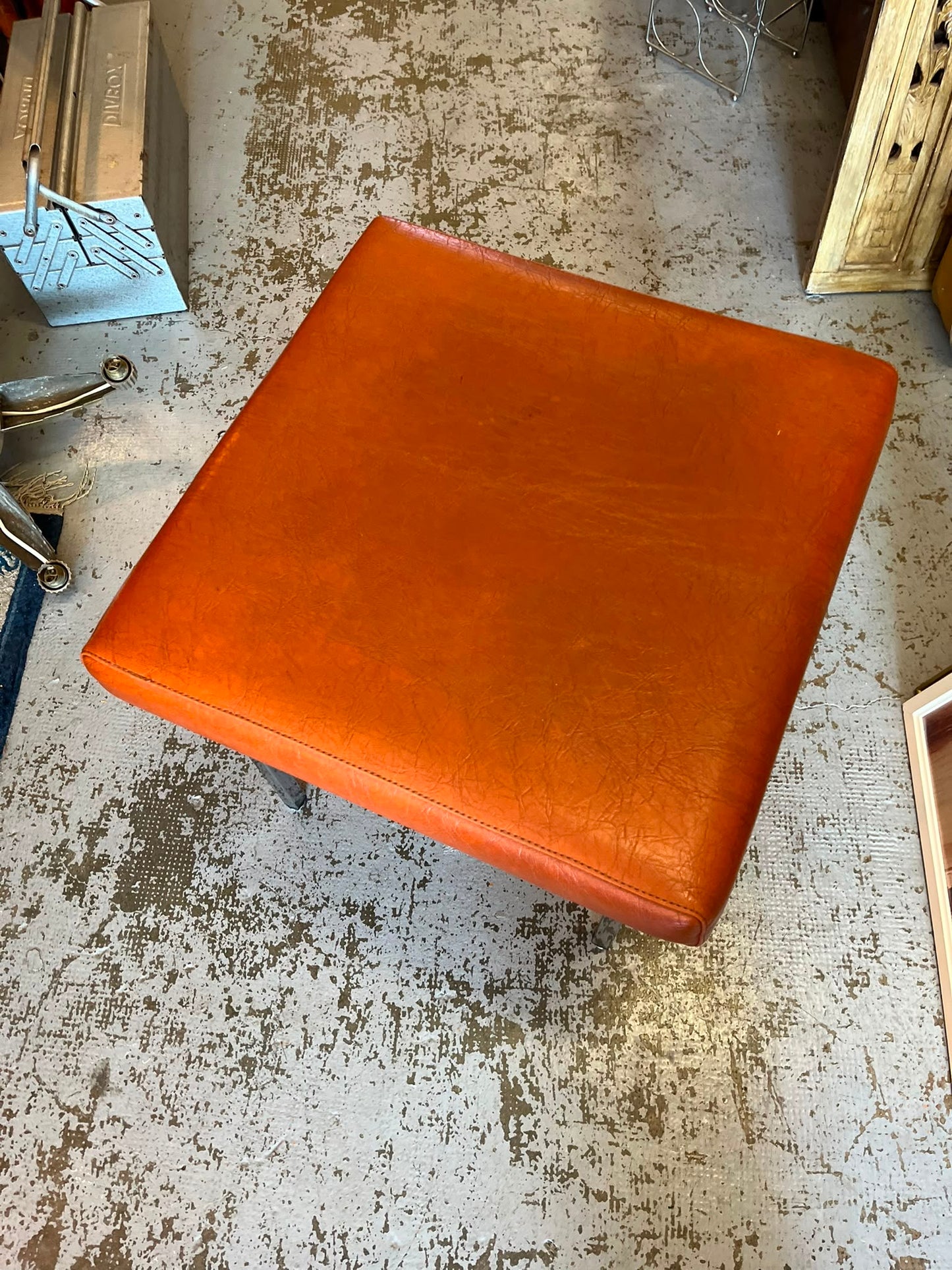 Tabouret vintage années 70 skaï cognac métal chromé