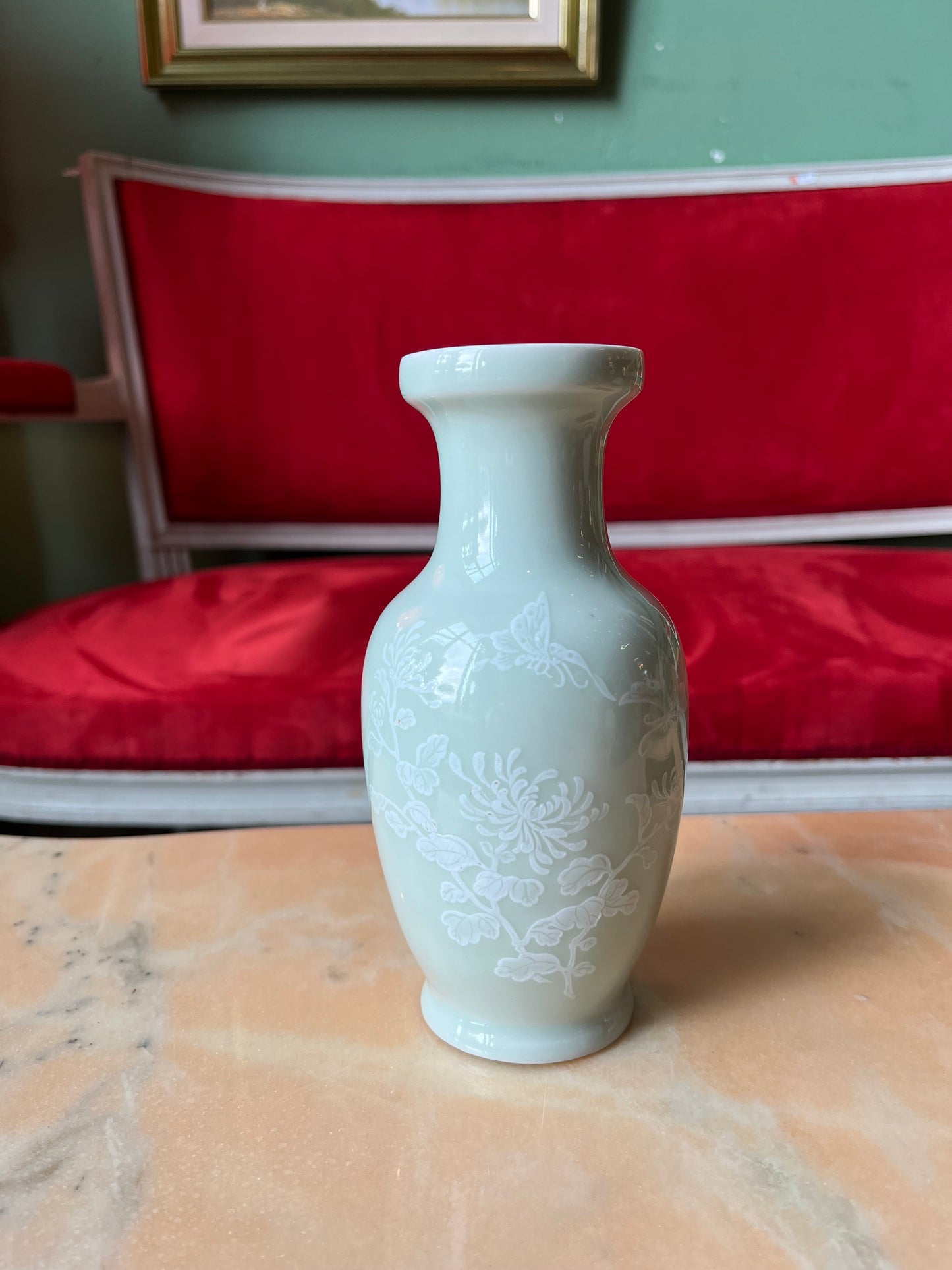 Ancien vase asiatique en porcelaine