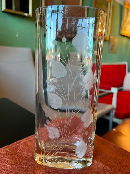 Vase soliflore en cristal gravé décor floral
