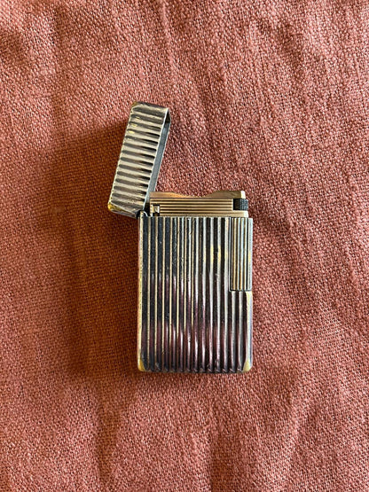 Briquet S.T. Dupont plaqué argent à godrons verticaux – modèle vintage
