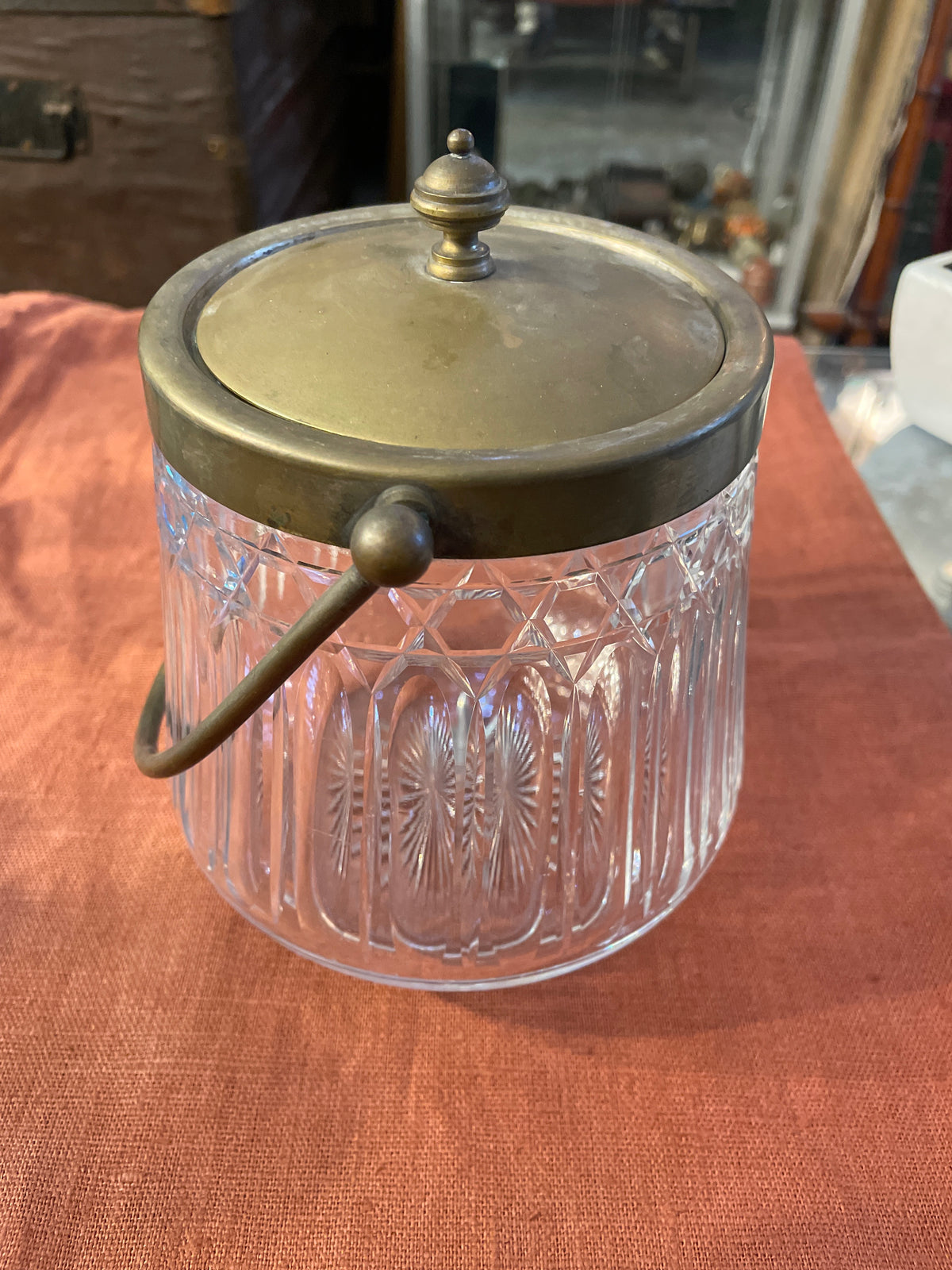 Seau à biscuits ancien en cristal taillé et laiton