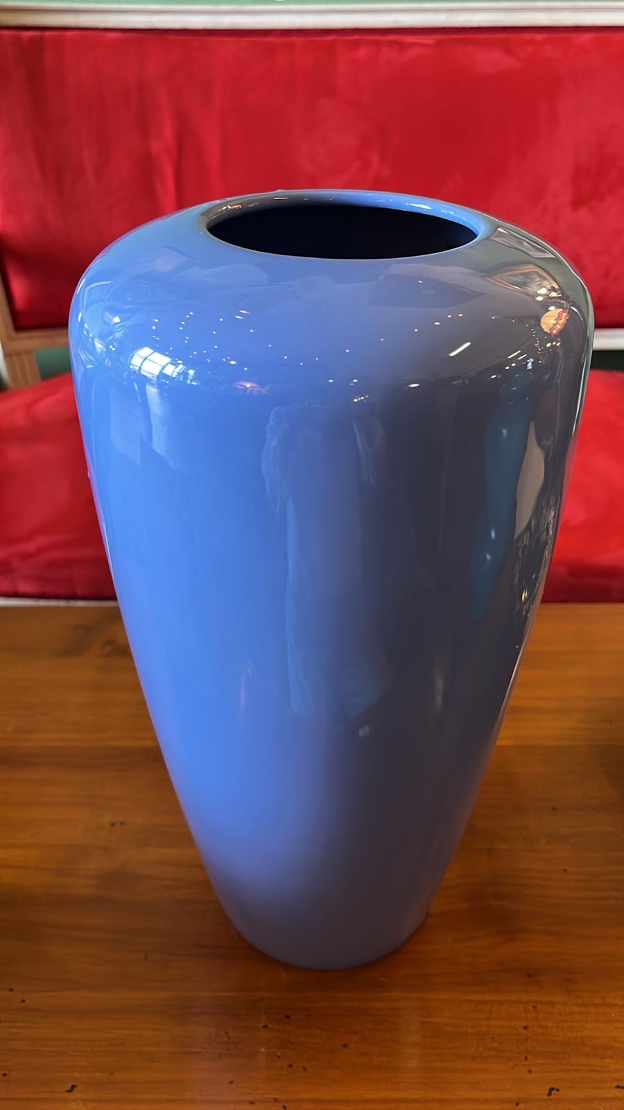 Grand vase en porcelaine bleu lavande – modèle P4784