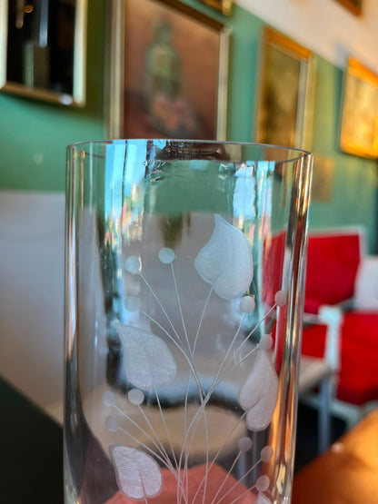 Vase soliflore en cristal gravé décor floral