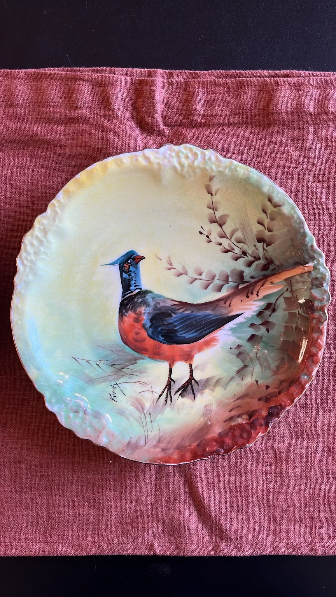 Paire assiettes Limoges peintes main faisans signées Fredy 24,5 cm