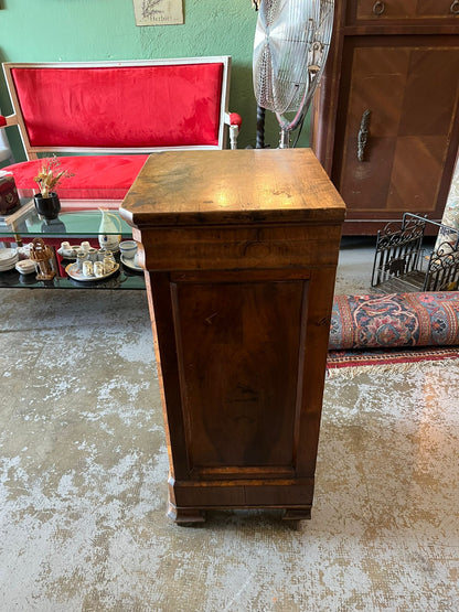 Chevet ancien Louis-Philippe en noyer – table de nuit XIXe