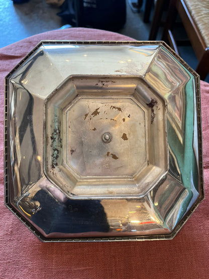 Vide-poche Art déco octogonal en métal argenté décor géométrique années 1930