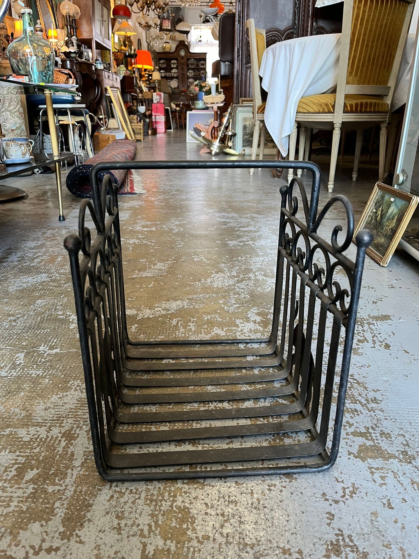 Porte-revues en fer forgé