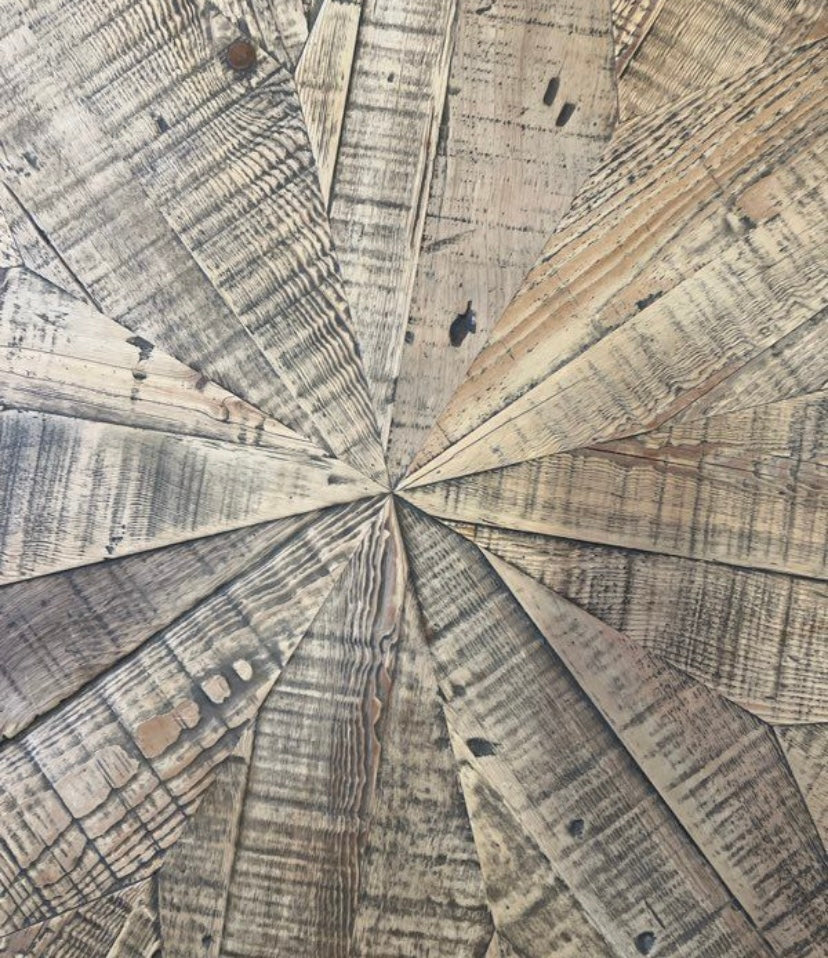 Grand table à manger ronde en bois