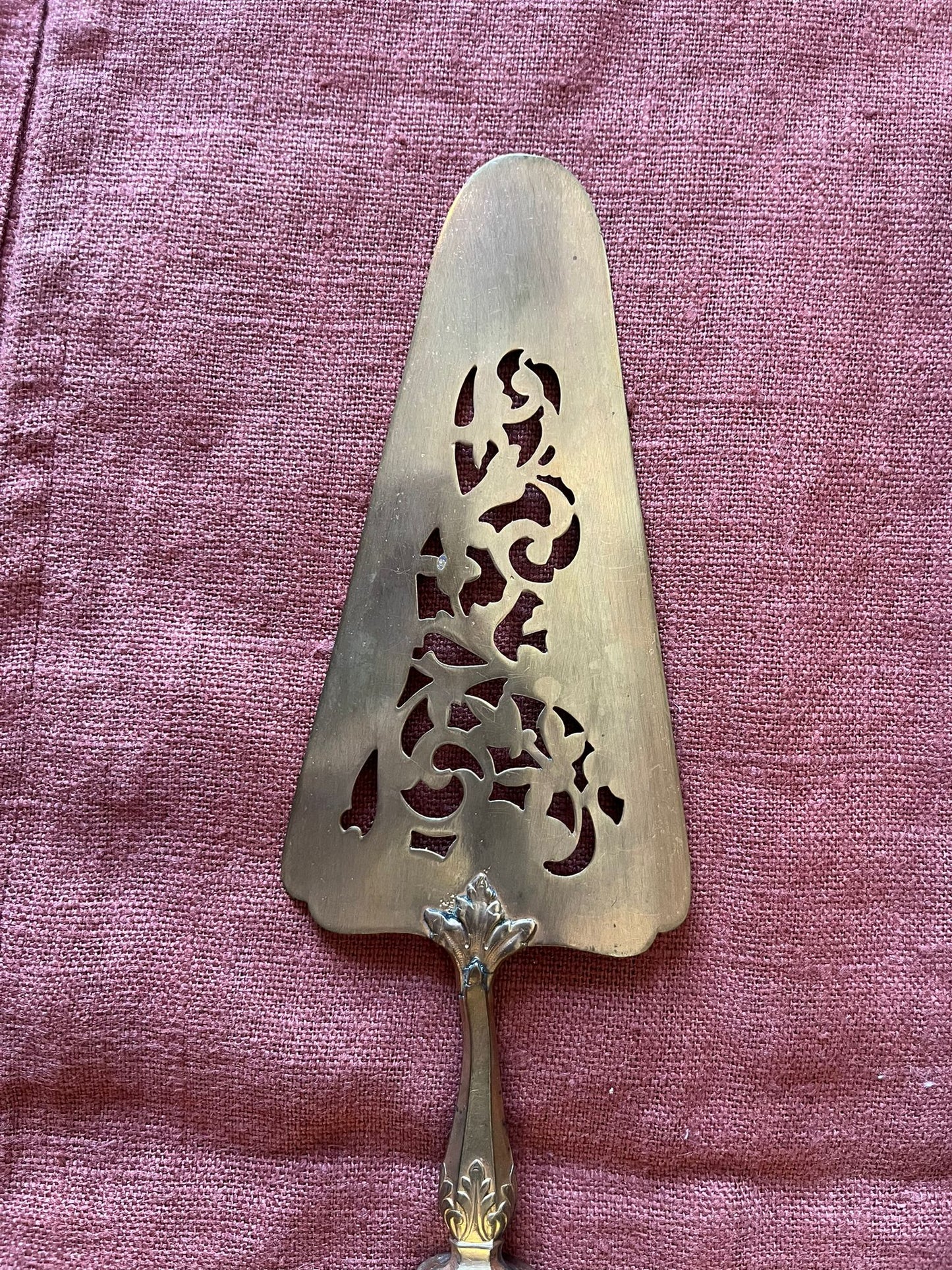 Pelle à gâteau ancienne manche argent lame ajourée dorée XIXe-XXe
