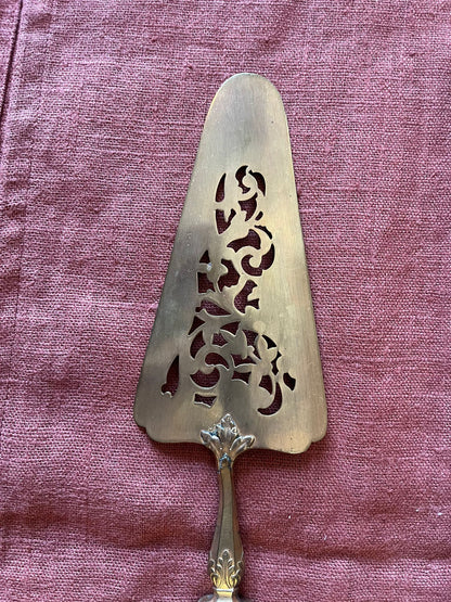 Pelle à gâteau ancienne manche argent lame ajourée dorée XIXe-XXe