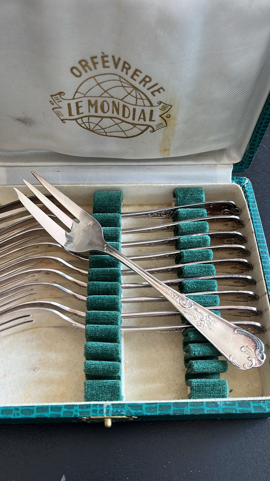 Coffret de 10 fourchettes à dessert en métal argenté Le Mondial