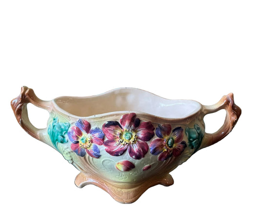 Grande jardinière ancienne en barbotine fleurie – cache-pot Art Nouveau 31 cm