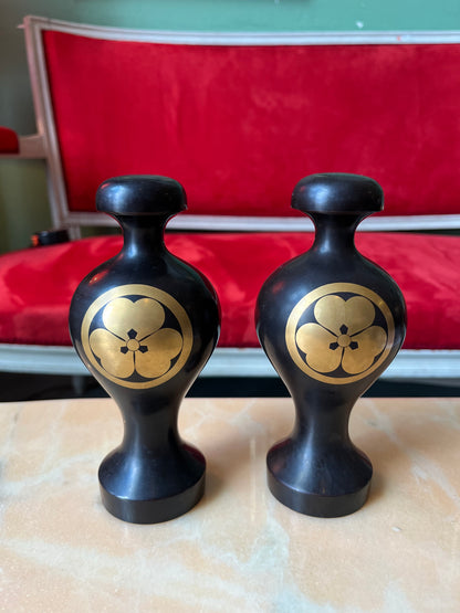 Ancienne paire de bouteilles à saké japonaises