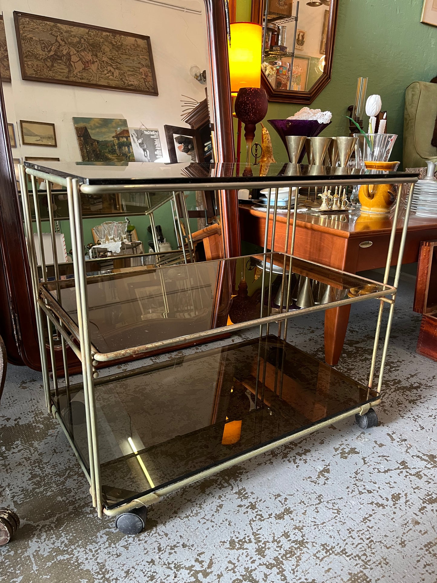 Desserte vintage métal et verre fumé