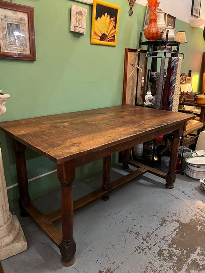 Table de ferme ancienne en chêne massif – Piètement à entretoise