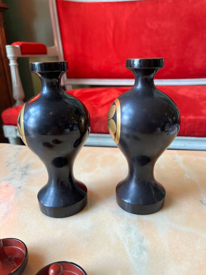 Ancienne paire de bouteilles à saké japonaises