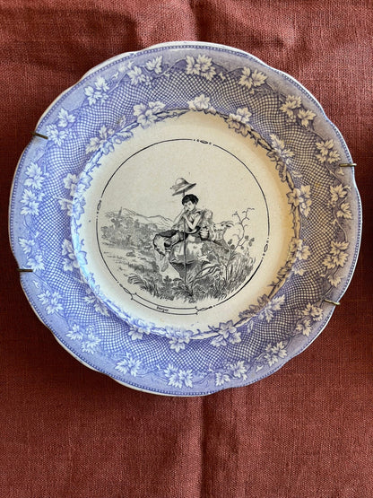 Paire d’assiettes anciennes terre de fer Opaque de Sarreguemines scènes d’enfants XIXe