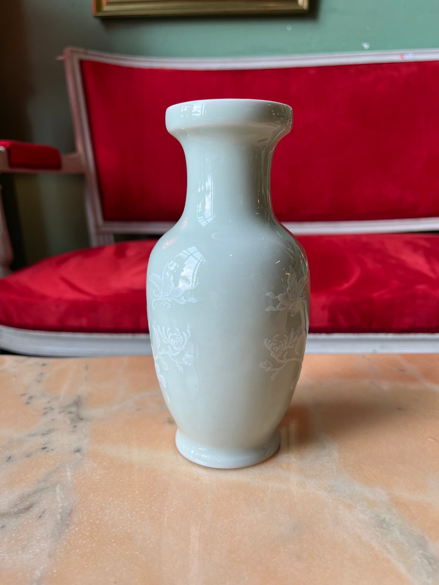 Ancien vase asiatique en porcelaine