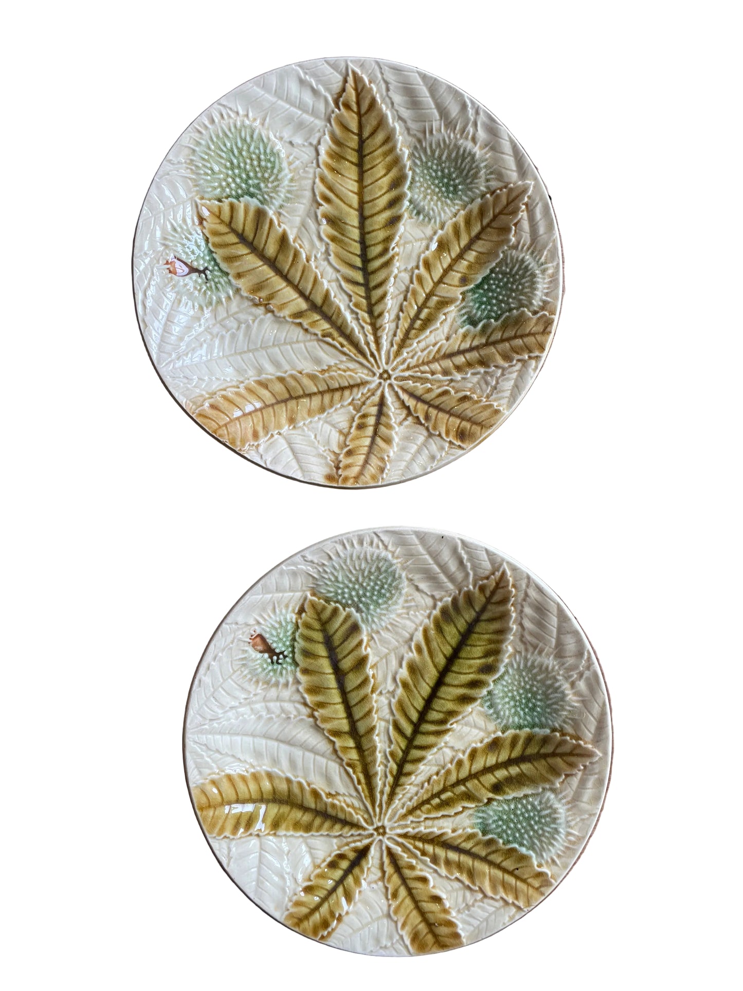 Paire assiettes barbotine Gien châtaignes feuilles faïence ancienne XIXe