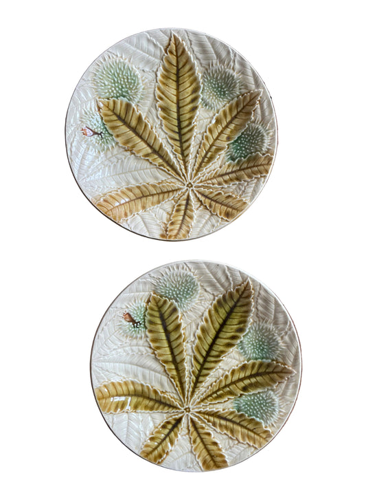 Paire assiettes barbotine Gien châtaignes feuilles faïence ancienne XIXe