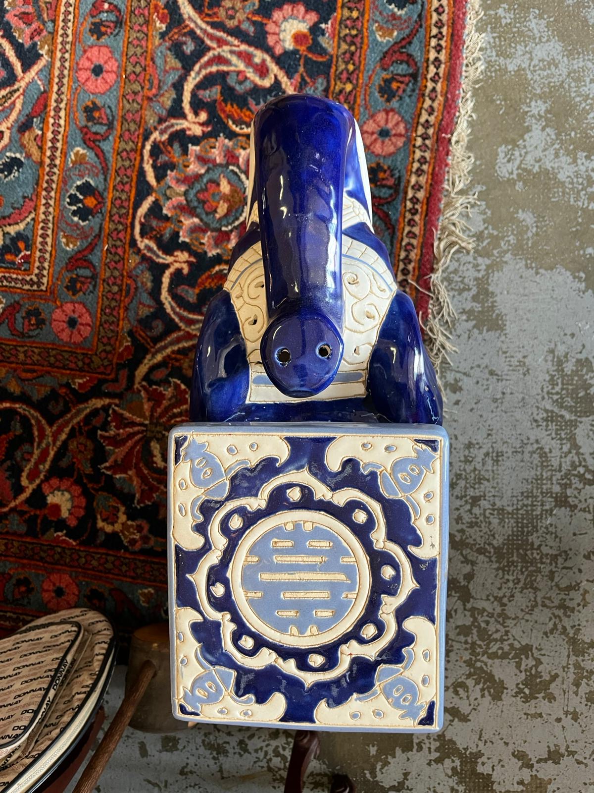 Tabouret éléphant céramique bleu porte plante asiatique