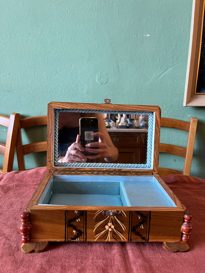 Boîte à bijoux musicale en bois avec miroir