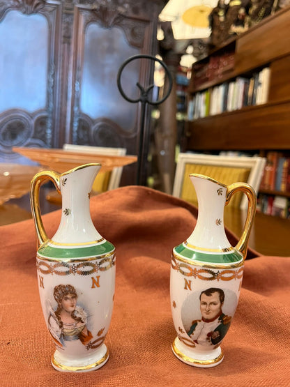 Huilier vinaigrier Napoléon en porcelaine avec support en métal