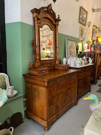 Commode Louis-Philippe XIXe noyer avec miroir psyché biseauté style Louis XV rocaille