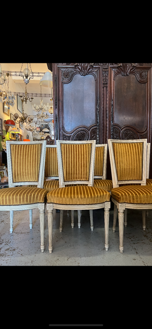 Suite de 6 chaises style Louis XVI en bois rechampi et velours rayé moutarde