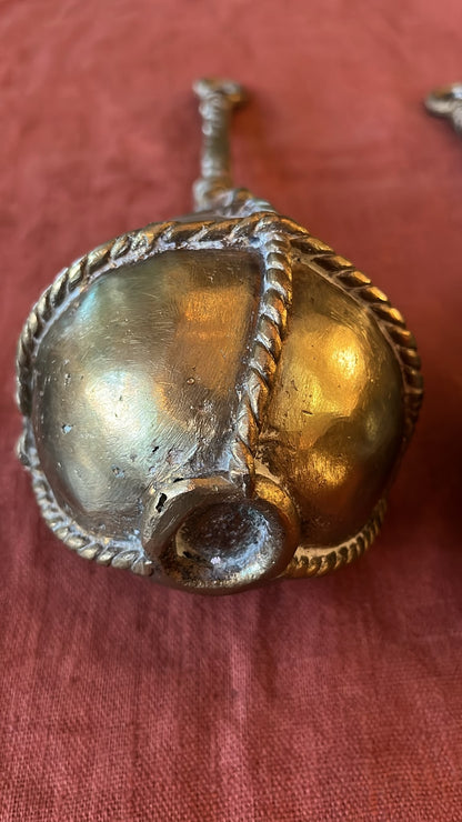 Paire de porteurs d’eau africains en bronze – XXe siècle