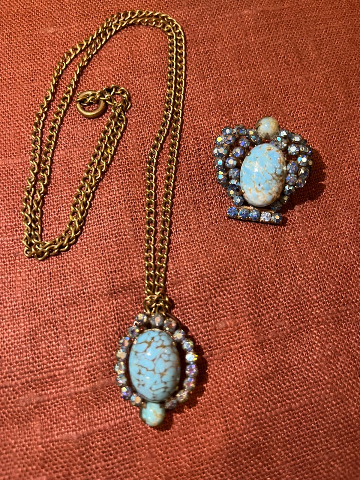 Parure vintage broche et pendentif cabochons bleu turquoise et strass