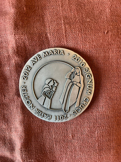 Médaille religieuse Ave Maria 2012 Signum Crucis Pater Noster