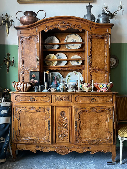 Vaisselier provençal 2 corps en bois – buffet haut ancien