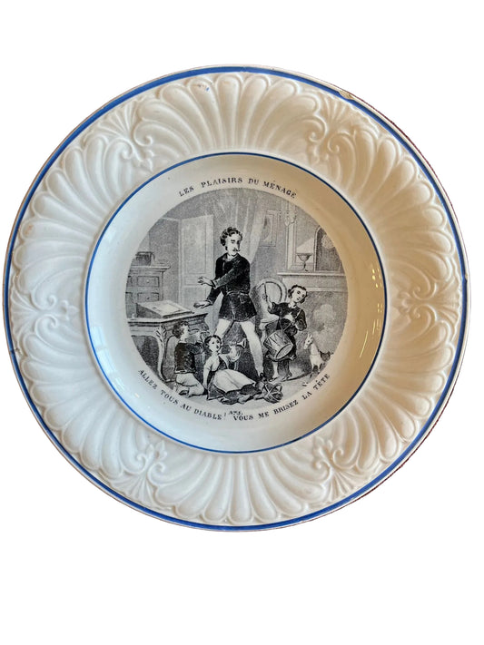 Assiette ancienne terre de fer Creil et Montereau « Les plaisirs du ménage » n°5