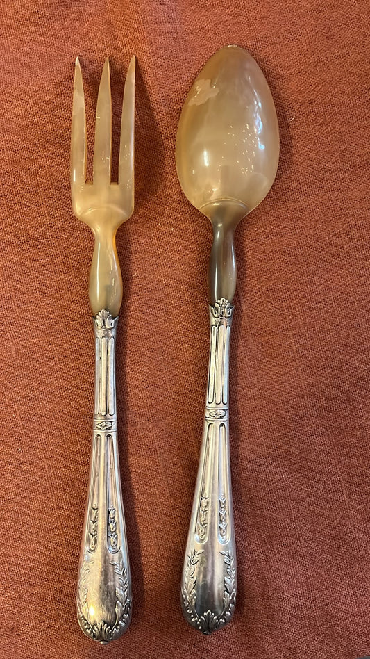 Couverts à salade anciens en corne et métal argenté – 28 cm