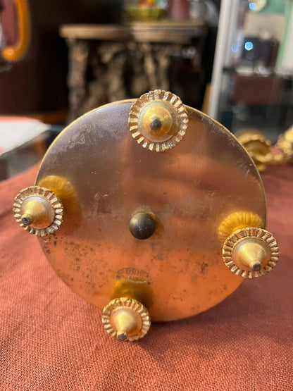 Paire de candélabres aux putti en bronze doré et patiné – UNIS FRANCE