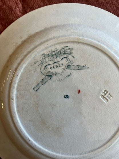 Assiette ancienne terre de fer Gien décor floral polychrome XIXe siècle