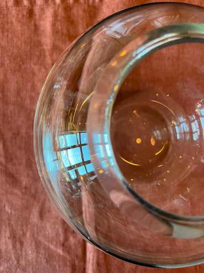 Vase boule en verre épais transparent