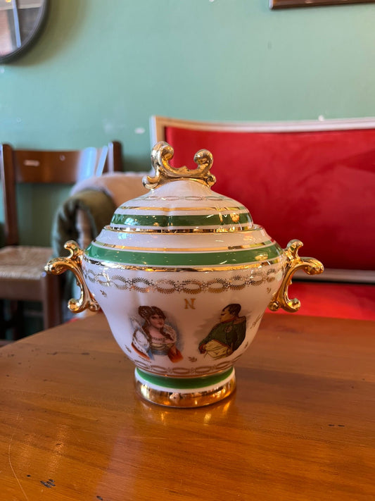 Bonbonnière Napoléon Joséphine porcelaine française couverte vintage