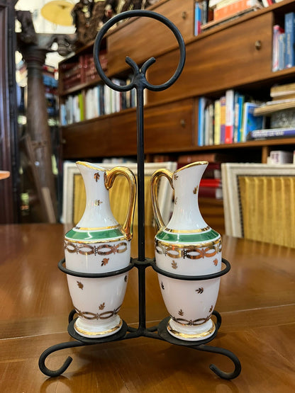 Huilier vinaigrier Napoléon en porcelaine avec support en métal