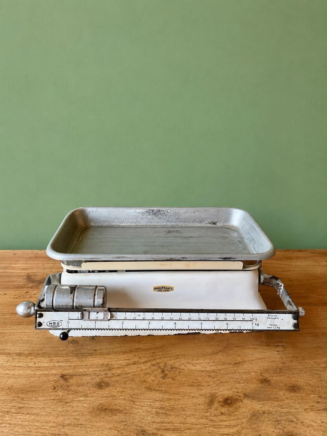 Balance ménagère Manufrance MBS 7 kg ancienne avec plateau émaillé