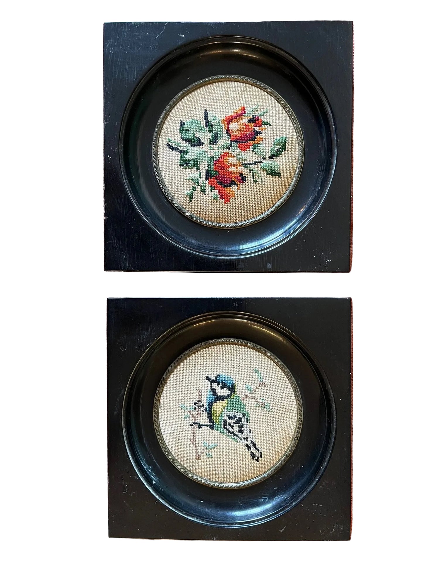 Paire de cadres vintage au point de croix oiseaux et fleurs