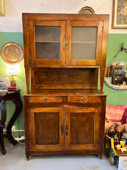 Buffet de cuisine ancien 2 corps bois massif vitré vers 1920-1940