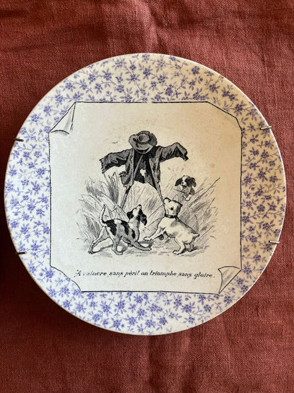 Paire d’assiettes parlantes U&C Sarreguemines Perse proverbes chiens XIXe