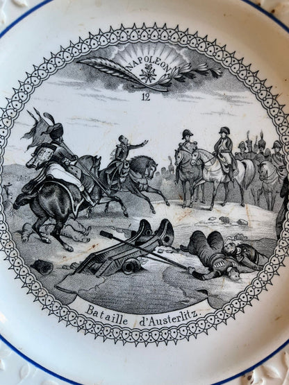 Assiette ancienne terre de fer Napoléon – Bataille d’Austerlitz – Choisy-le-Roi XIXe