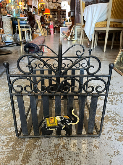 Porte-revues en fer forgé